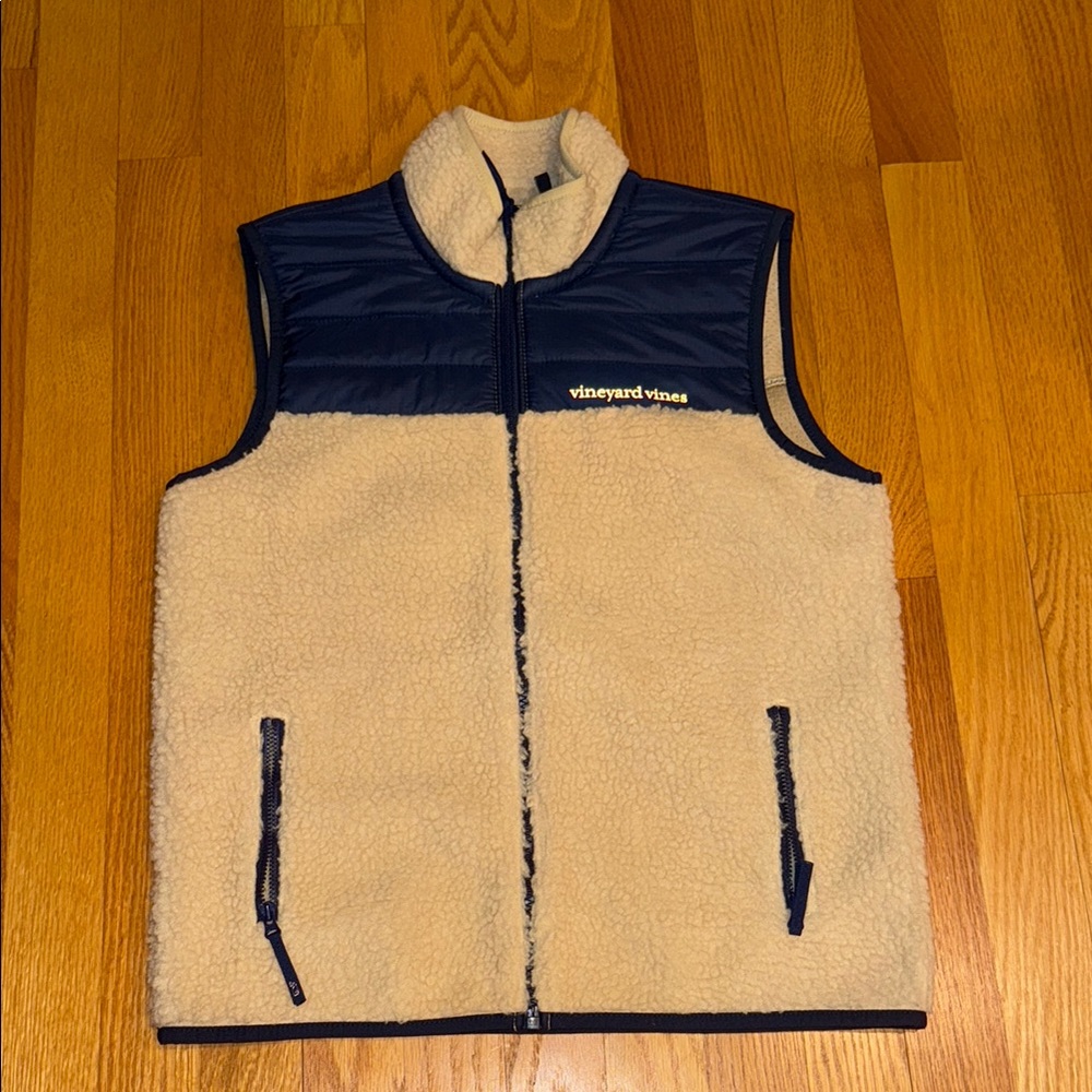 Vineyard Vines Navy and Cream Sherpa Vest -medium 12-14
